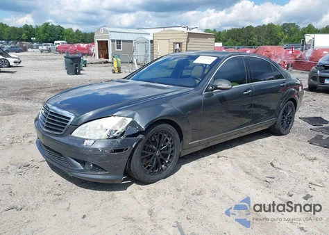 2007 Mercedes-Benz S 550 4Matic z USA, uszkodzony, nr VIN WDDNG86X17A109257